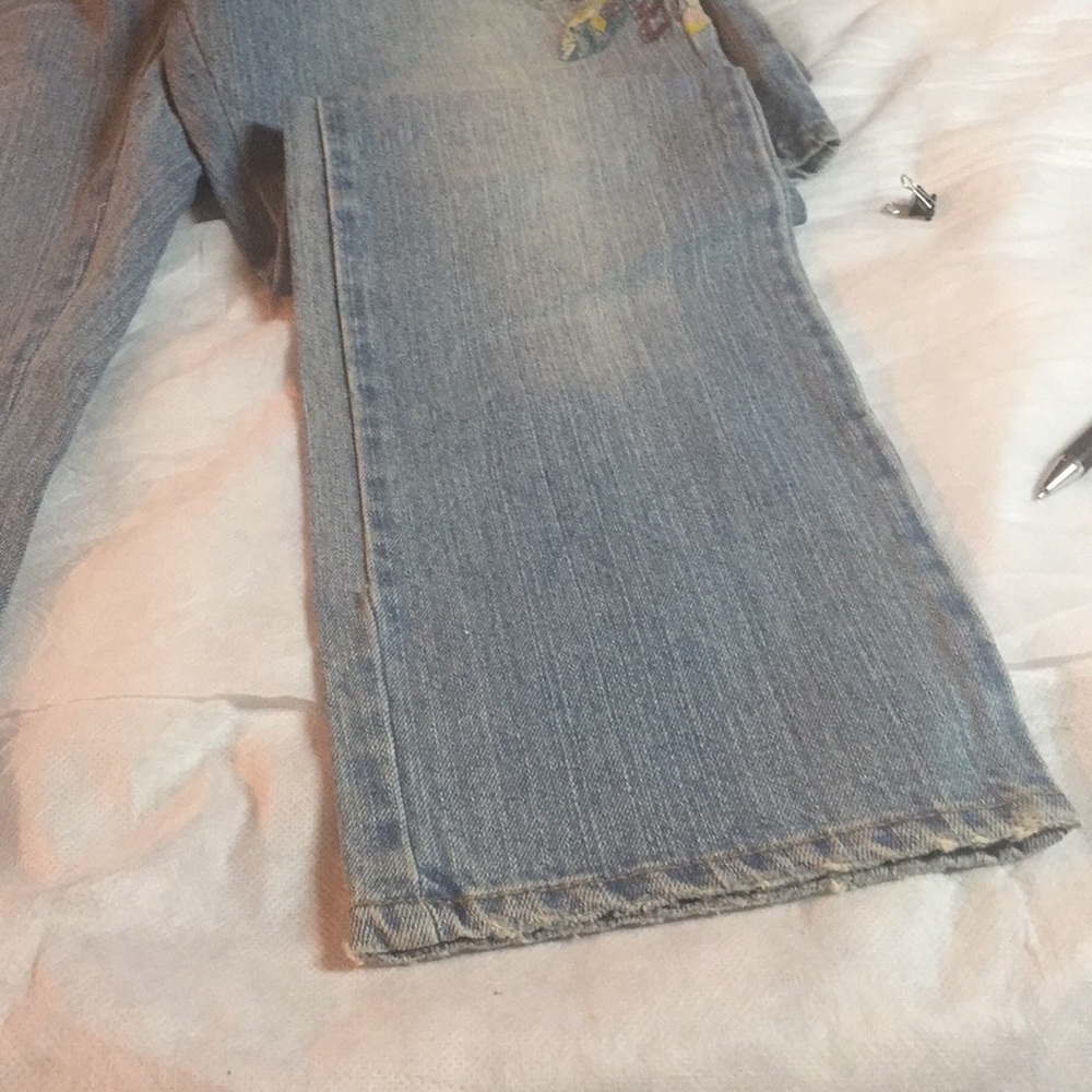 💕💕2X Host Pick💕💕 ⬇️Price Drop⬇️NWT Blue jeans boot cut with embroidery - Picture 5 of 10